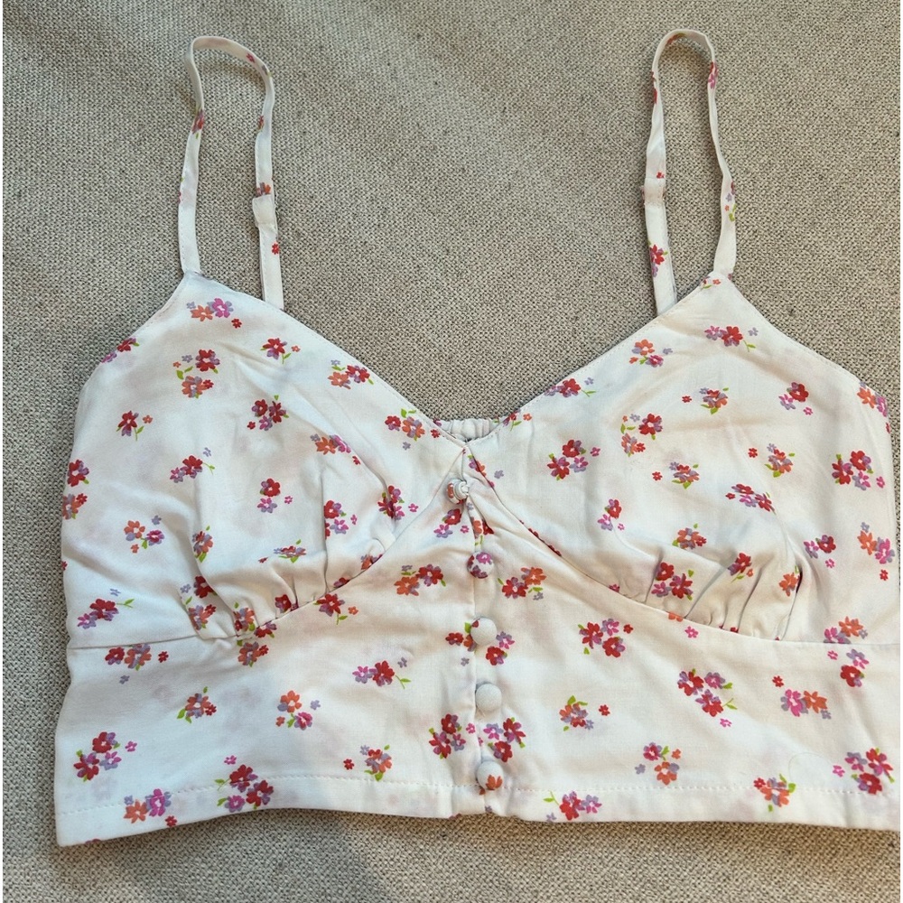 White crop top/bustier with flowers